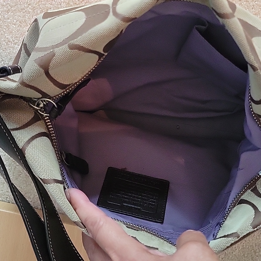 Handbag - Picture 4 of 4